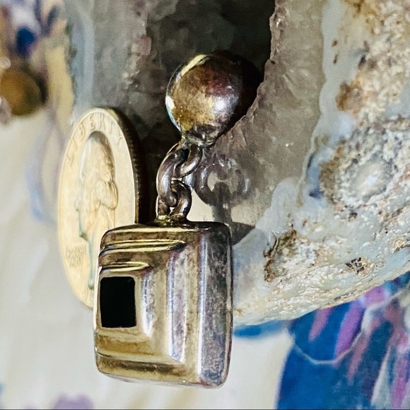 STERLING SILVER BLACK ONYX VTG EARRINGS - Picture 10 of 10